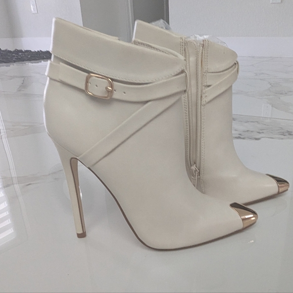 JustFab Cream Heeled Boots with Gold Tips - Picture 1 of 10